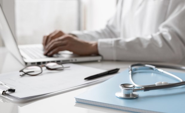 Ruszył proces lekarki, która wyłudziła ponad pół miliona złotych