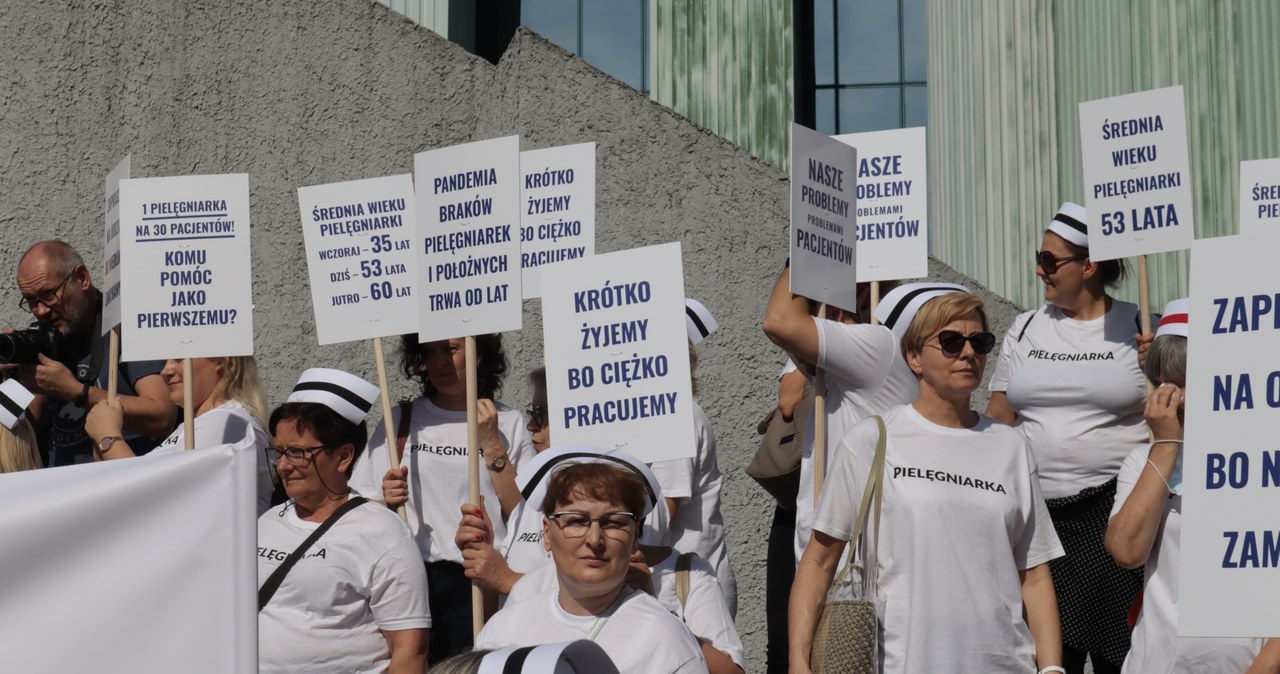 Ruszył wielki protest służby zdrowia. „Zapraszamy na oddziały, bo niedługo zamykamy”