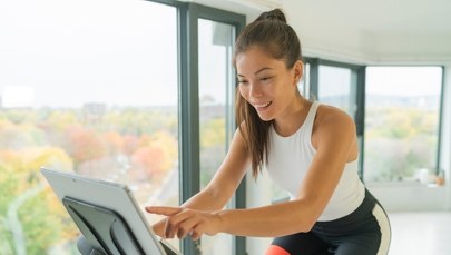 Ruszyła akcja "Pomaganie buduje". Gwiazdy, sportowcy i krakowianie łączą siły