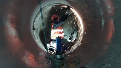 Ruszyła naprawa kolektorów ściekowych pod Wisłą. „Praca w wyjątkowo trudnych warunkach”