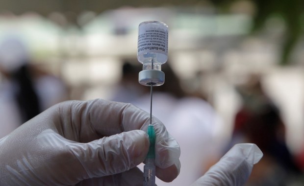 Ruszyły zapisy na szczepienia przeciw Covid-19 dla nastolatków 16+ 