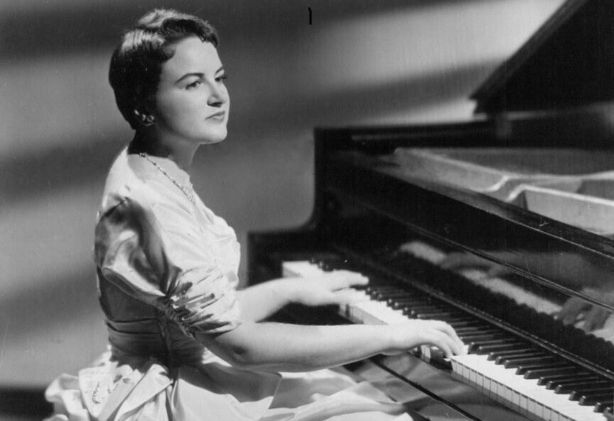 Ruth Slenczynska w 1957 roku, fot. domena publiczna /