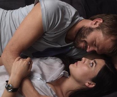 Ruth Vega Fernandez i Joakim Nätterquist w filmie "Pocałuj mnie"