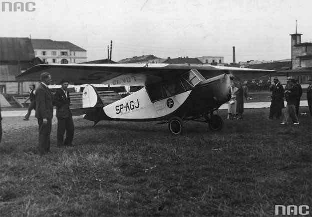 RWD-5 podczas Międzynarodowych Zawodów Lotniczych w Londynie (1932) /Z archiwum Narodowego Archiwum Cyfrowego