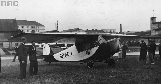 RWD-5 podczas Międzynarodowych Zawodów Lotniczych w Londynie (1932) /Z archiwum Narodowego Archiwum Cyfrowego