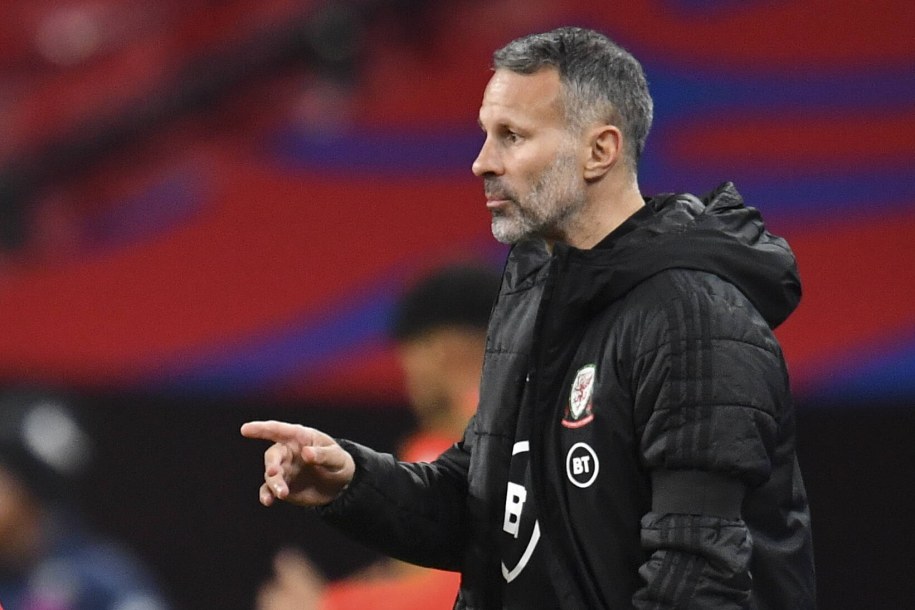 Ryan Giggs został zwolniony z funkcji trenera reprezentacji Walii /GLYN KIRK / POOL /PAP/EPA
