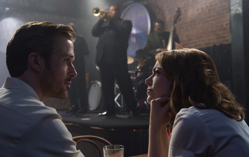 Ryan Gosling i Emma Stone w nagrodzonym sześcioma Oscarami filmie "La La Land" /materiały prasowe