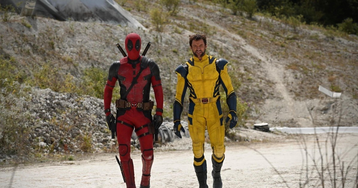 Ryan Reynolds i Hugh Jackman w scenie z filmu "Deadpool & Wolverine" /materiały prasowe