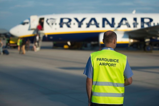 Ryanair odwołuje 2 tys. lotów z powodu braku pilotów /Josef Vostarek    /PAP/EPA