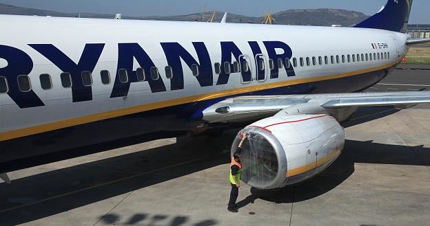 Ryanair przygotował pulę przecenionych biletów na loty /AFP