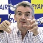 Ryanair: Zamiast 2. pilota inteligentna stewardesa