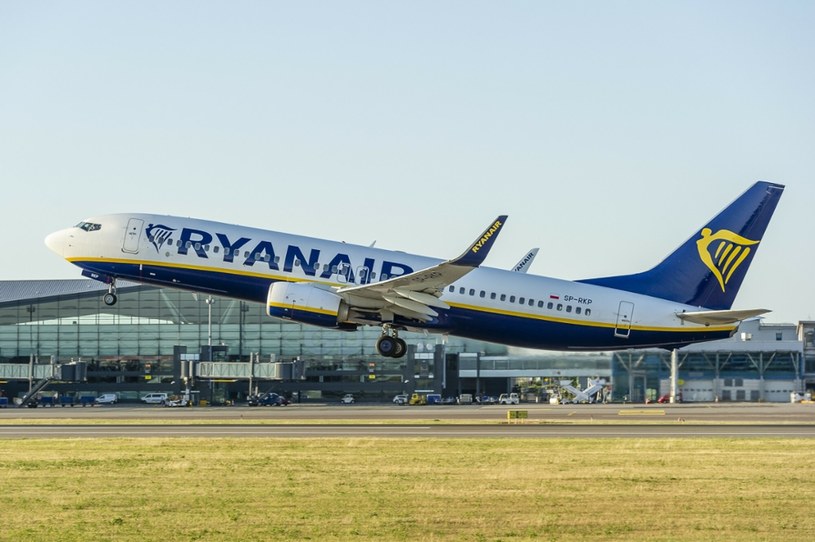 Ryanair zarobił miliardy na dodatkowych opłatach. /Stanislaw Bielski/REPORTER /East News