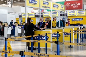 Ryanair zbyt dużego bagażu nie przepuści. Testuje nowe miarki