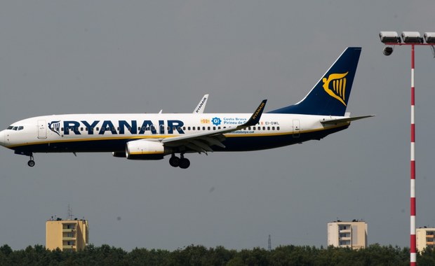 Ryanair znów chce oszczędzać. Każe swoim pilotom latać.. wolniej