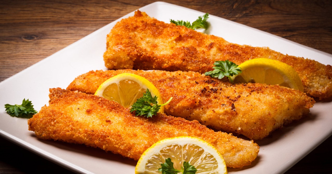 Ryba z airfryera to zdrowsza i równie smaczna alternatywa /123RF/PICSEL