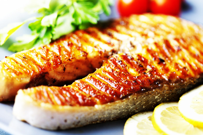 Ryby bogate są kwasy omega-3, które są niezbędne do prawidłowego funkcjonowania organizmu /123RF/PICSEL
