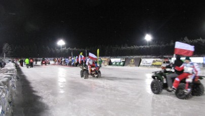 Ryk silników i kolce wbite w lód. Ice speedway opanował Sanok