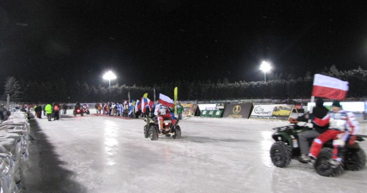 Ryk silników i kolce wbite w lód. Ice speedway opanował Sanok