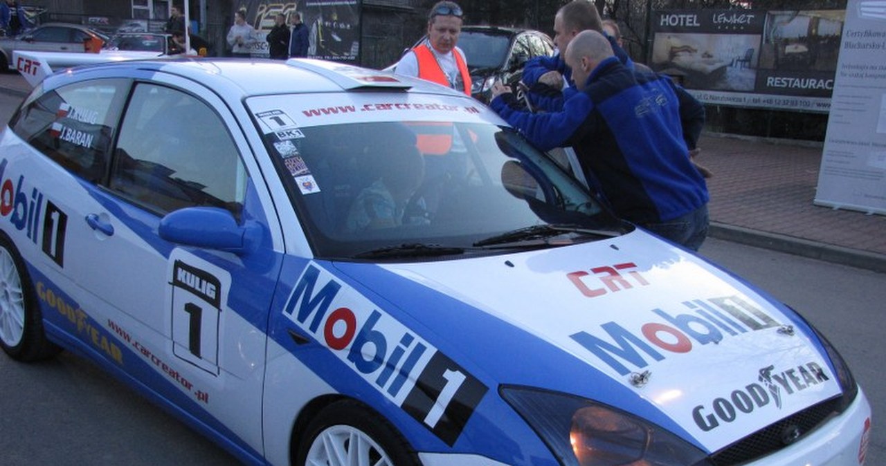 Ryk silników, zawrotna prędkość, chmury pyłu. Taki jest Memoriał Kuliga i Bublewicza