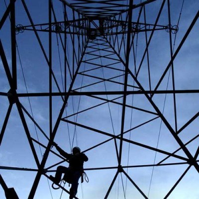 Rynek energii powinien być konkurencyjny, by opłacało się zmieniać sprzedawcę prądu. /AFP