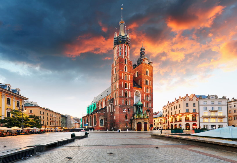 Rynek Główny zachwyca zagranicznych turystów /123RF/PICSEL