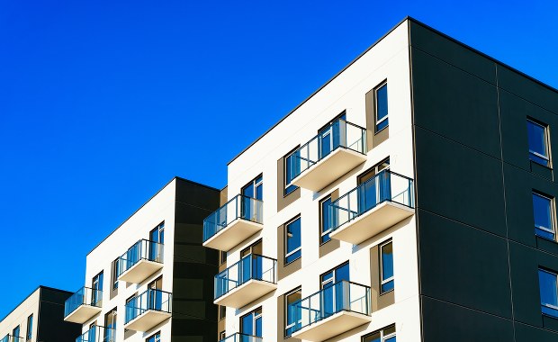 Rynek mieszkaniowy przyduszony. Deweloperzy budują mniej