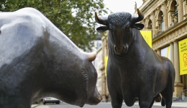 Rynkami wstrząsają turbulencje. "Niczym kamyk poruszający lawinę"