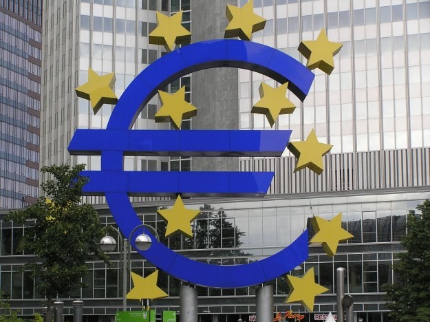 Rynki finansowe testują teraz kraje UE jeden po drugim /AFP