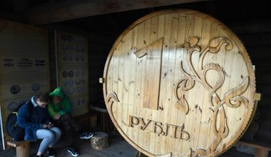 Rynki walutowe: ​Ruble i hrywne wstrzymane