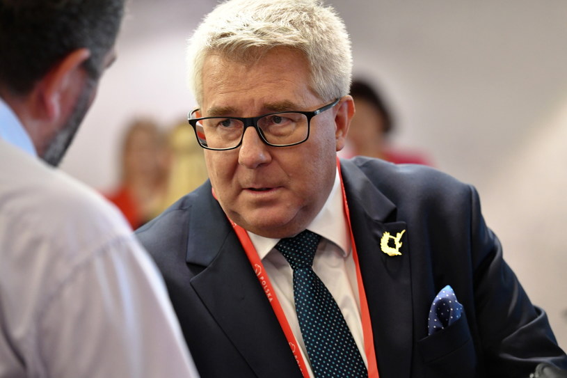 Ryszard Czarnecki zrezygnował z wyścigu o fotel prezesa PZPS na kilka godzin przed głosowaniem /Piotr Nowak /PAP