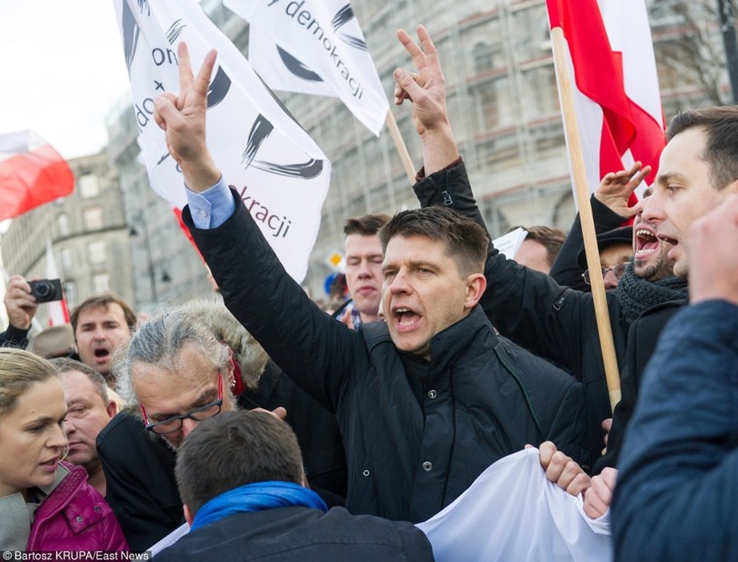 Ryszard Petru na manifestacji Komitetu Obrony Demokracji /Bartosz Krupa /East News
