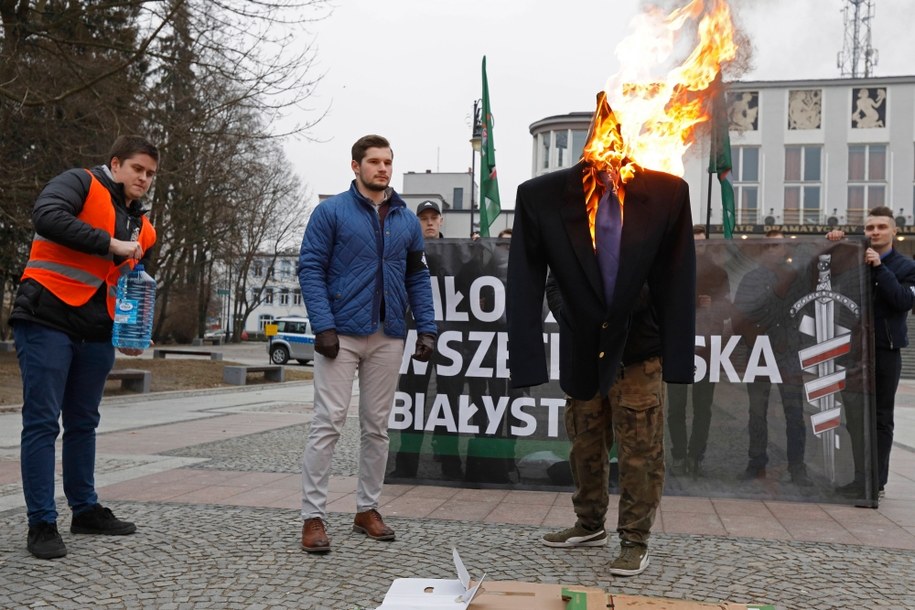 Ryszard Petru złożył zawiadomienie ws. spalenia kukły ze swoją podobizną /Artur Reszko /PAP