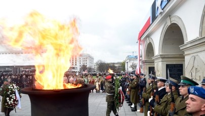 Rytualny patos i spontaniczna radość