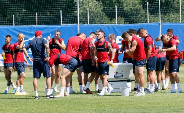 Rywal Rakowa ma problem z dotarciem do Częstochowy. Wcześniej kpił z Polaków