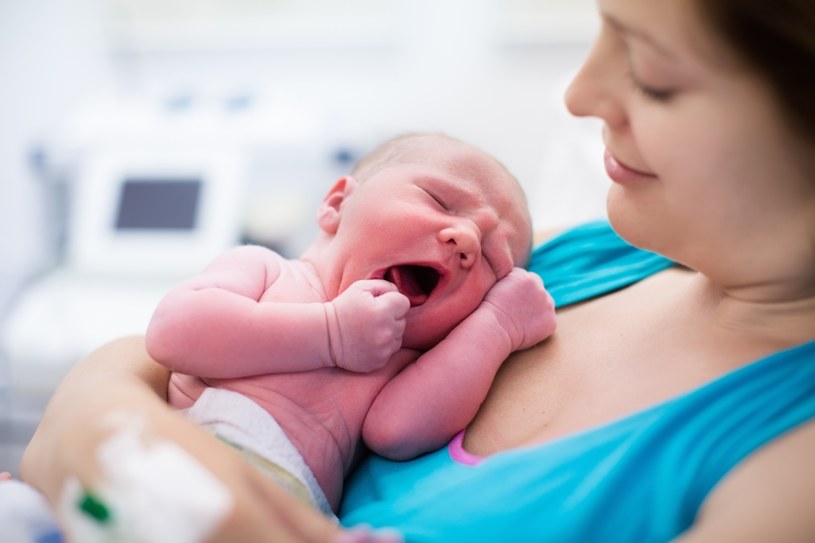 Ryzyko przedwczesnego porodu rośnie w cieplejszych miesiącach /123RF/PICSEL