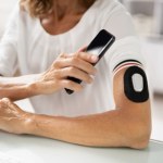 cukrzyca objawy skórne Ryzyko wzrasta po 40. roku życia. Ten niepozorny objaw zwiastuje cukrzycę