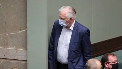 "Rz": Błąd w papierach u Gowina