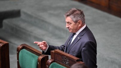 „Rz”: Część dokumentów ws. lotów Kuchcińskiego została zniszczona