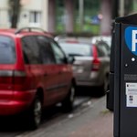 "Rz": Parkowanie w miastach zaczyna drożeć
