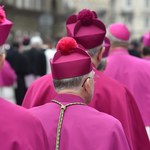 "Rz": Polscy biskupi wezwani do Watykanu w trybie pilnym 