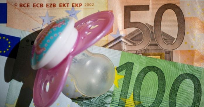 Rząd Austrii postanowił obniżyć zasiłek na dzieci wypłacany pracującym w tym kraju obywatelom UE /Deutsche Welle