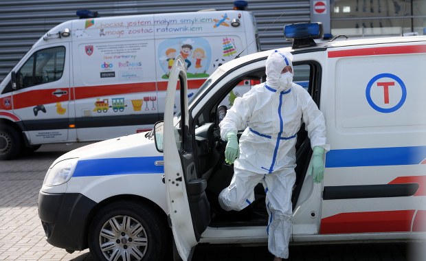 Rząd chce zaszczepić chętnych do końca sierpnia. Zabrakło tlenu w szpitalu w Poznaniu [RAPORT DNIA 30.03]