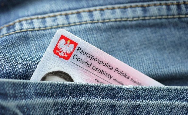 Rząd chce zrównać aplikację mObywatel z dowodem osobistym