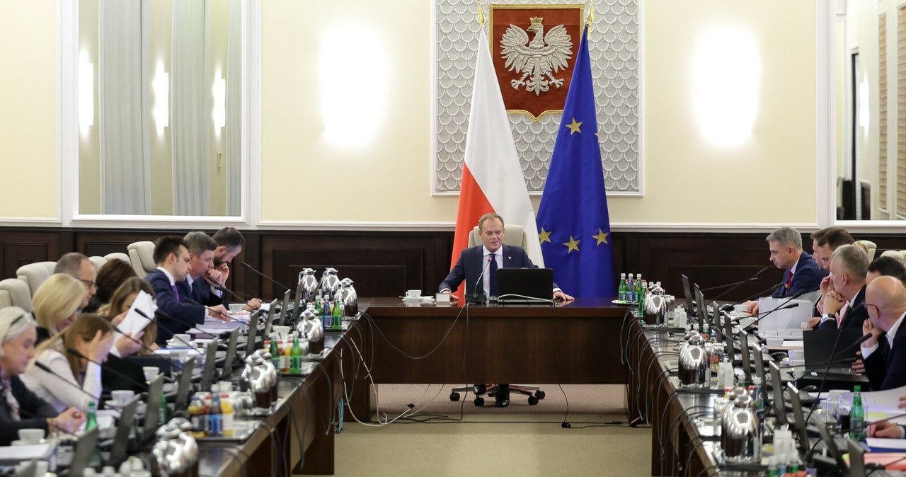 Rząd Donalda Tuska zamierza zlikwidować 32 stanowiska pełnomocników /Jacek Domiński /Reporter
