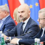 Rząd i Brzoska odkrywają karty. Pomysły deregulacyjne i "czerwona lista"
