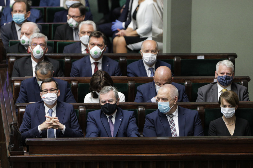 Rząd Mateusza Morawieckiego czeka rekonstrukcja /Andrzej Hulimka  /Agencja FORUM