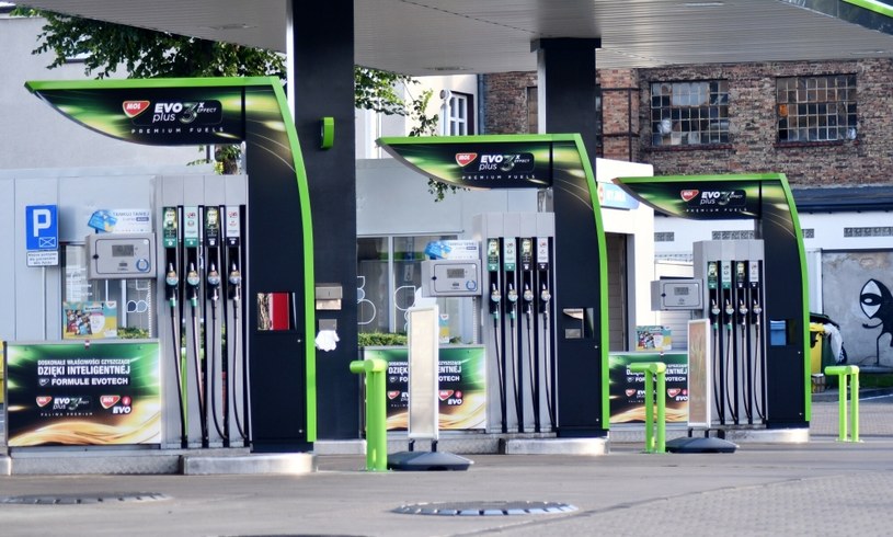 Rząd nakazał obniżenie cen paliw na stacjach. Dla opornych będą kary /Karolina Adamska/East News /East News