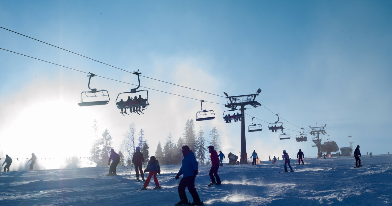Rząd nie wyklucza ograniczenia działalności wyciągów narciarskich i stoków /Andrzej Iwańczuk /Reporter