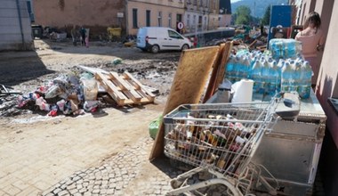 Rząd obiecuje pomoc dla firm po powodzi, ale stawia warunki