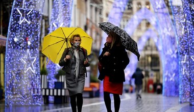 Rząd otwiera warunkowo galerie handlowe 